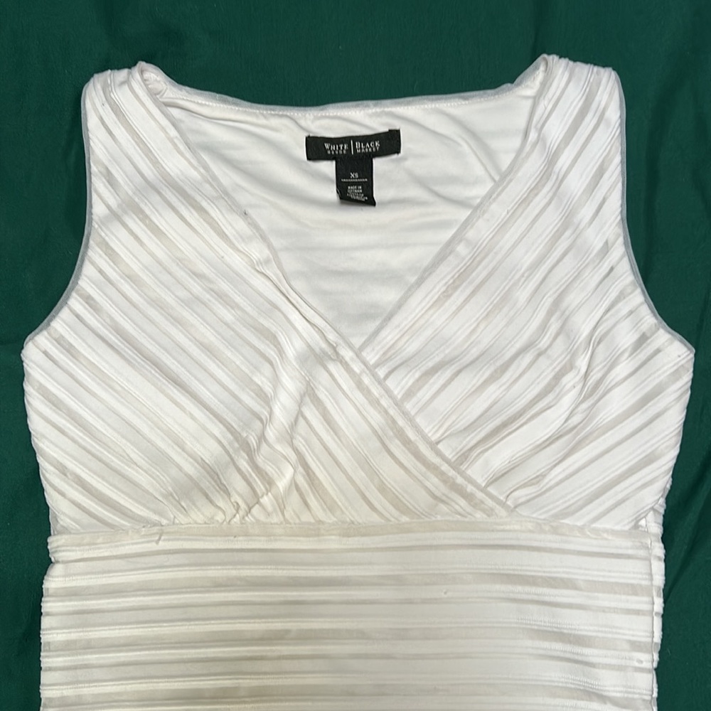 White House Black Market White Sleeveless Blouse - Picture 2 of 4